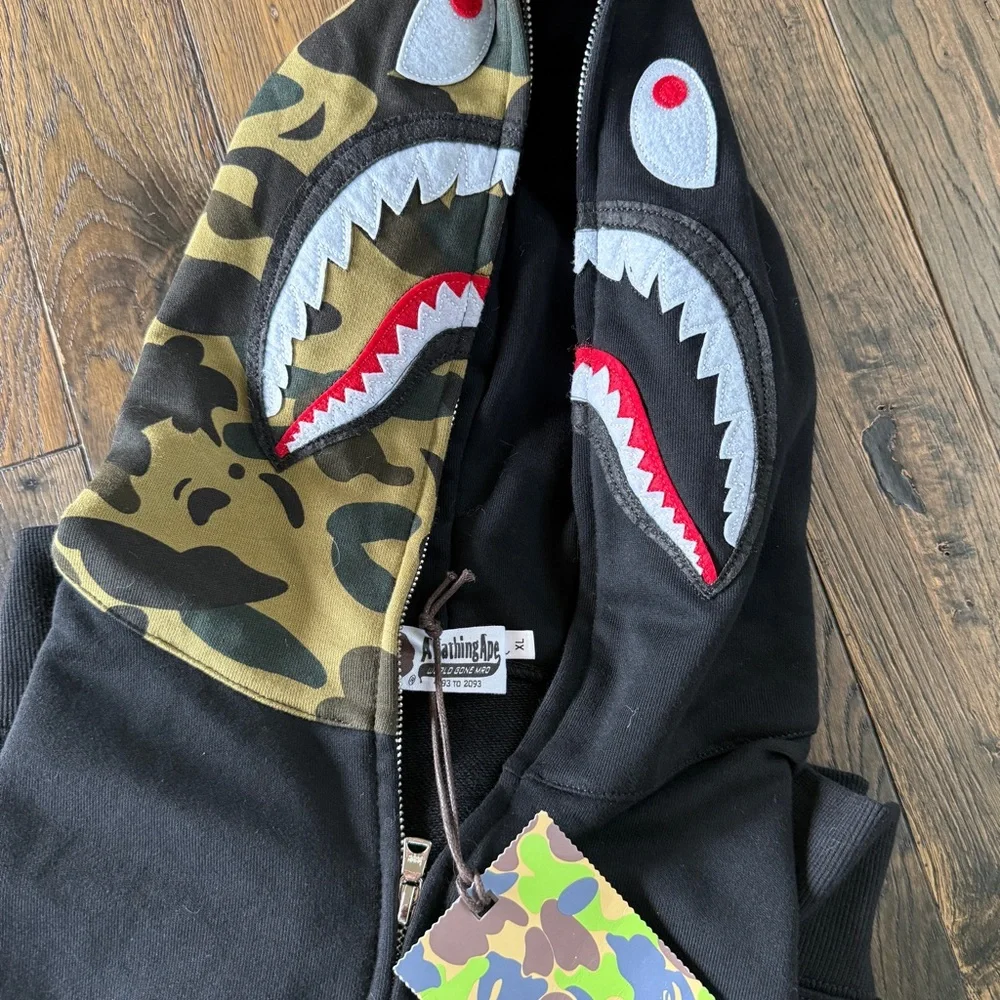 BAPE-style Shark Camo Sleeve Zip Hoodie - Black/Green - Picture 4 of 5